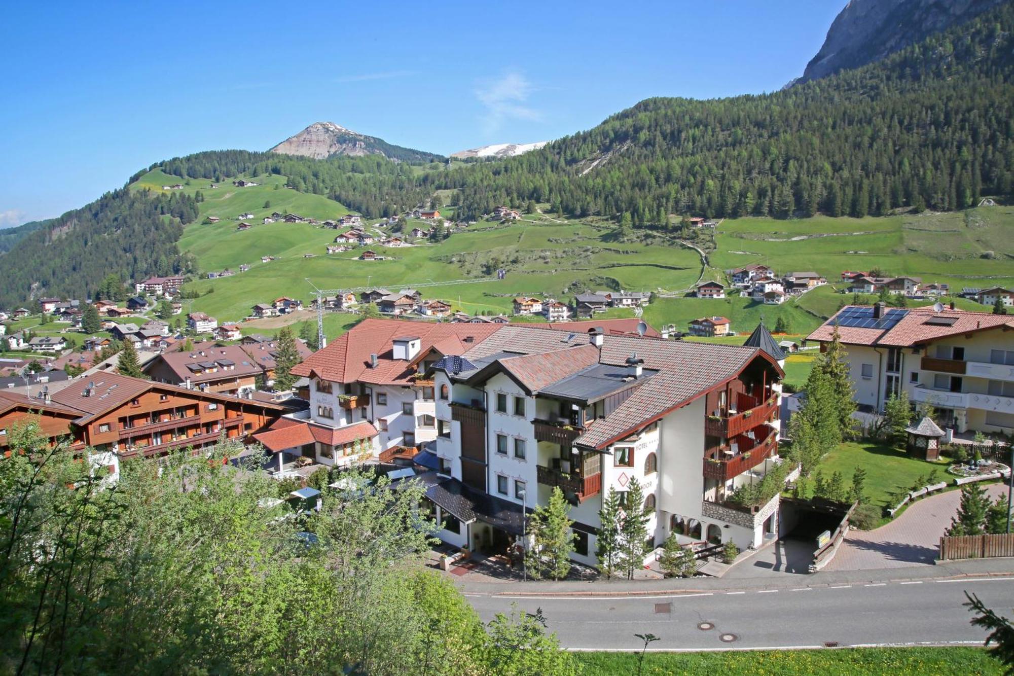 Hotel Condor Selva di Val Gardena Exteriör bild